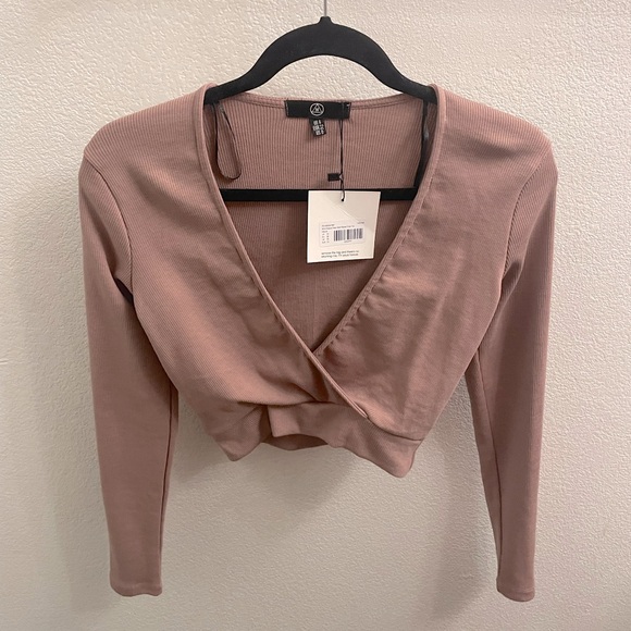 Missguided Tops - Missguided Short Sleeve Wrap Over Ribbed Crop Top In Mauve
